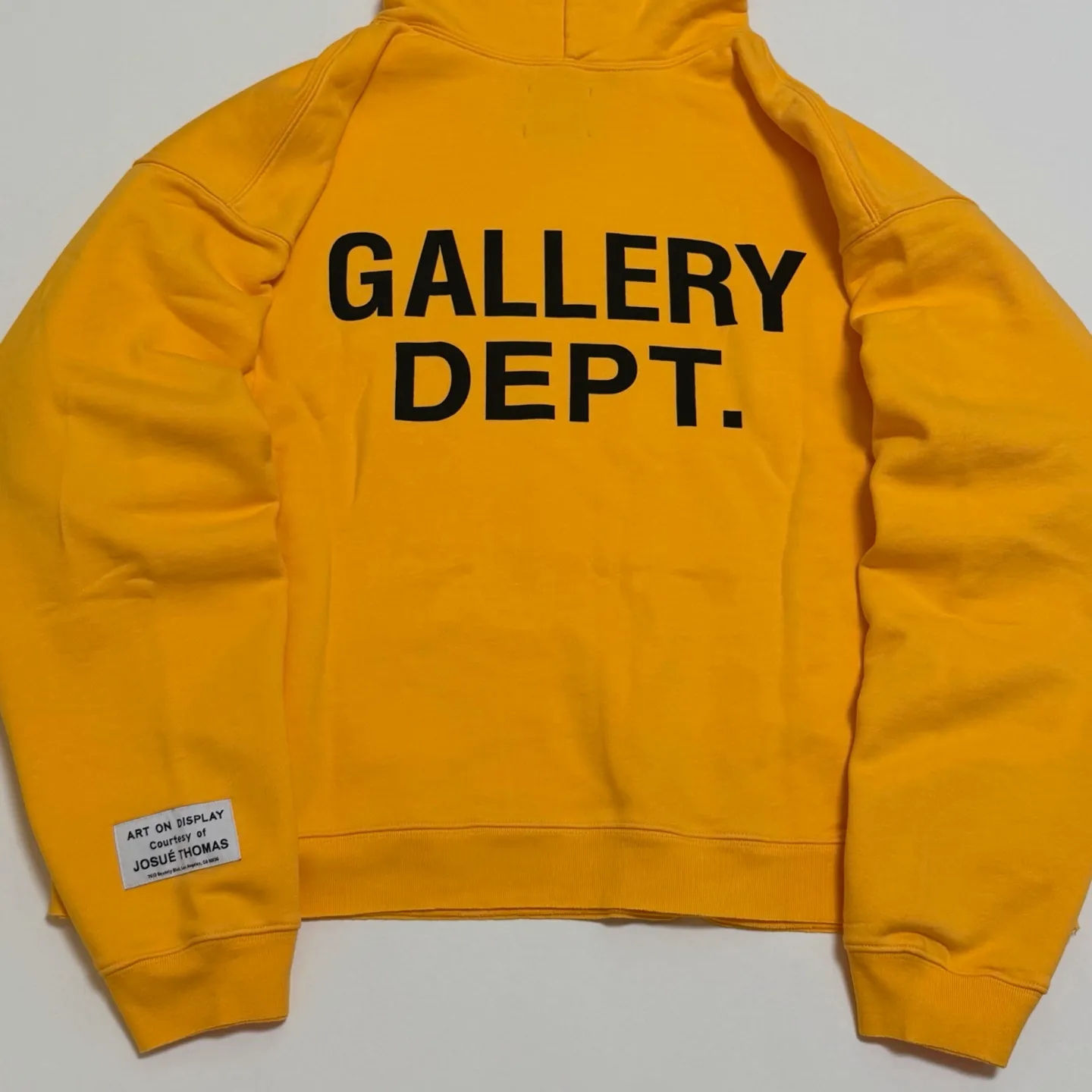 GALLERY DEPT. 90'S GD LOGO HOODIE 90's retro destruction yellow English hoodie Yellow S-XL Needs custom weaving and dyeing 500g high weight sweatshirt fabric Light fleece treatment on the inside Overall quite wide and comfortable Loose version Trendy and fashionable Same as the original version Water slurry non-touch printing process Original consistent hang tag with G LOGO hanging beads